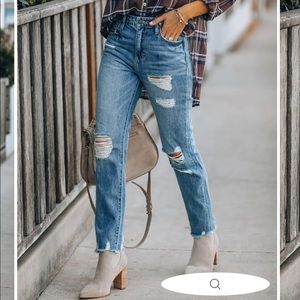 VICI - HIGH RISE DISTRESSED DENIM